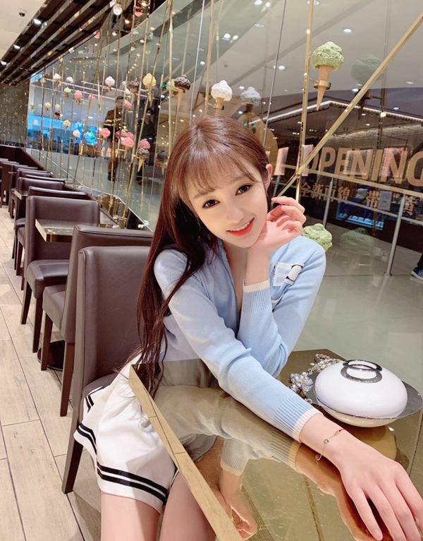 波士顿外围女经纪人