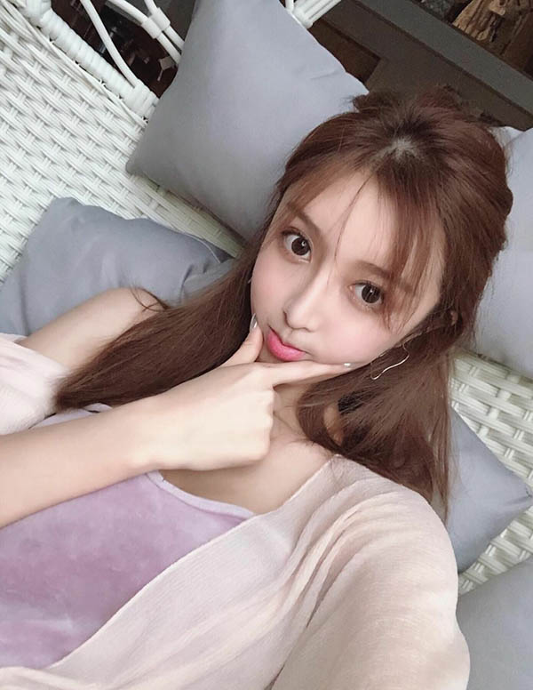 温哥华外围留学生